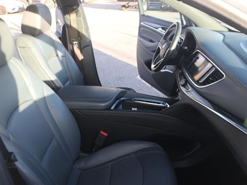 Used 2023 Buick Enclave Essence image 33