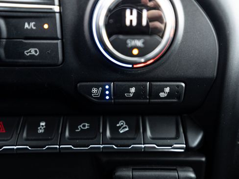 Used 2020 Chevrolet Silverado 1500 LTZ w/ LTZ Plus Package image 12