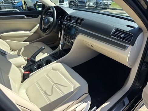 Used 2017 Volkswagen Passat 1.8T R-Line FWD image 14