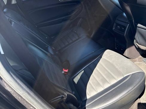 Used 2018 Ford Edge SEL w/ Equipment Group 201A FWD image 6