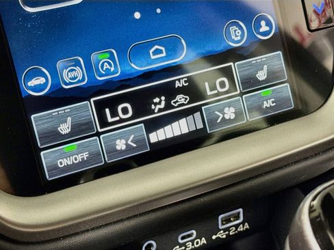 Used 2025 Subaru Legacy Premium AWD/4WD image 19