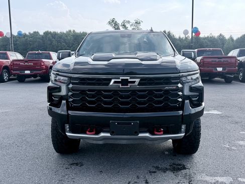 Used 2024 Chevrolet Silverado 1500 ZR2 AWD/4WD image 3