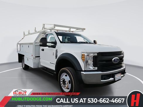 Used 2019 Ford F550 2D Standard Cab XL DRW image 1