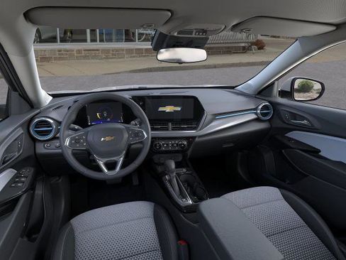 New 2026 Chevrolet Trax LT w/ Driver Confidence Package image 15