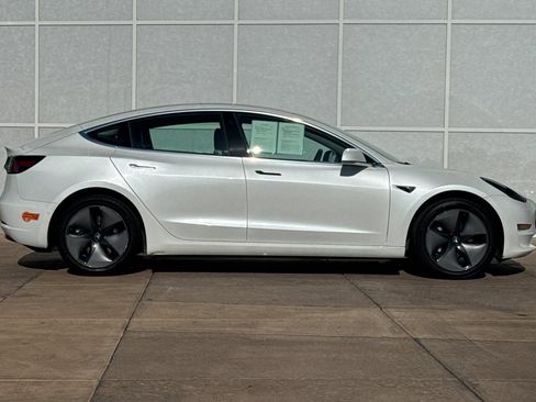 Used 2020 Tesla Model 3 Standard Range Plus image 3