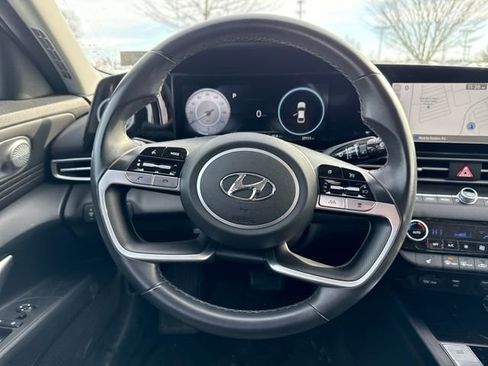 Used 2023 Hyundai Elantra SEL w/ Convenience Package image 14