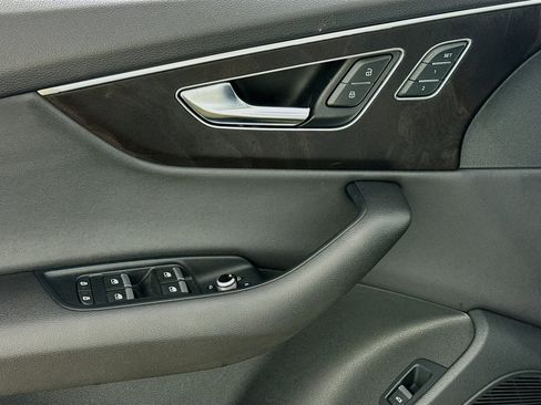 Used 2022 Audi Q7 3.0T Premium Plus w/ Premium Plus Package image 21