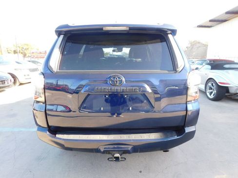 Used 2022 Toyota 4Runner SR5 image 6