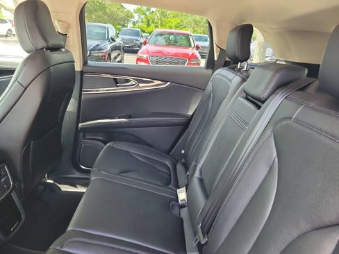 Used 2023 Lincoln Nautilus FWD w/ Premium Package image 10
