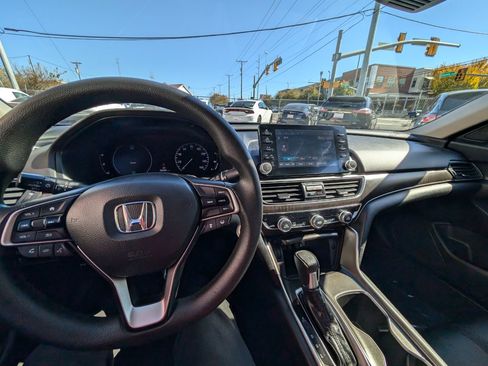 Used 2019 Honda Accord EX image 21