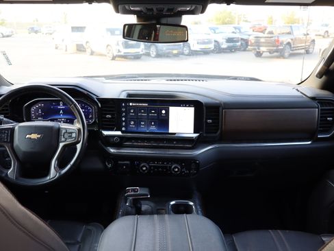 Used 2023 Chevrolet Silverado 1500 High Country w/ High Country Premium Package AWD/4WD image 10