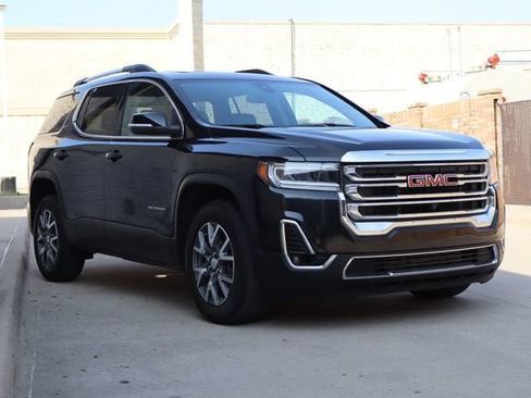 Used 2023 GMC Acadia SLT w/ Technology Package AWD/4WD image 2