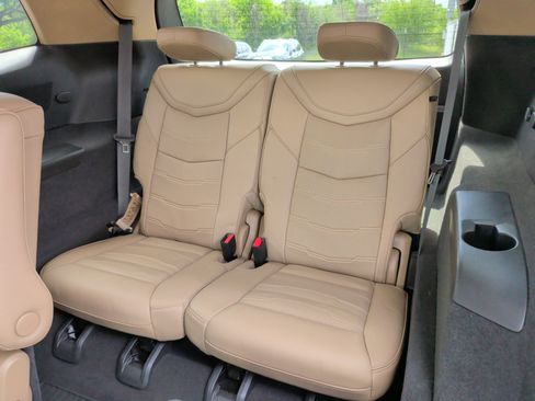 Used 2023 Cadillac XT6 Premium Luxury w/ Platinum Package FWD image 38