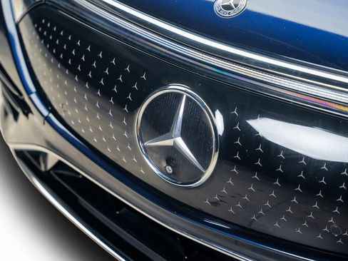 Used 2022 Mercedes-Benz EQS 580 4MATIC Sedan image 11