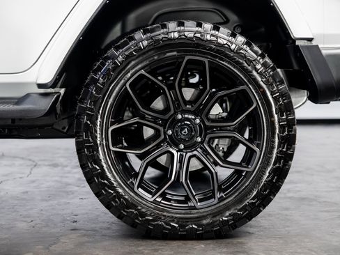 Used 2022 Jeep Wrangler Sahara image 14