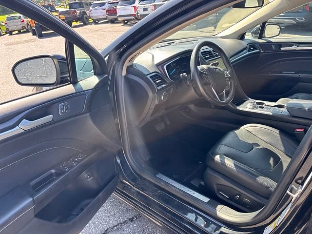 Used 2020 Ford Fusion Titanium FWD image 11