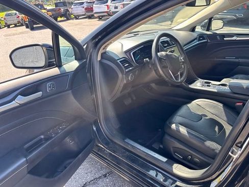 Used 2020 Ford Fusion Titanium FWD image 11