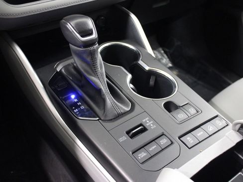 Used 2021 Toyota Highlander XLE image 30