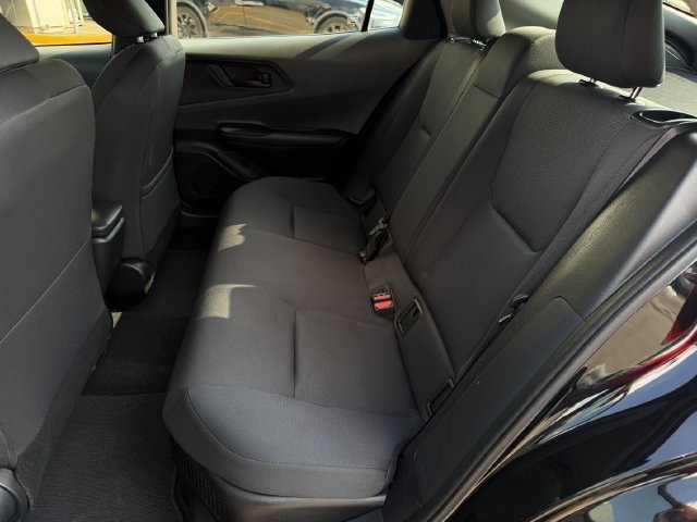 Used 2025 Toyota Prius LE FWD image 25