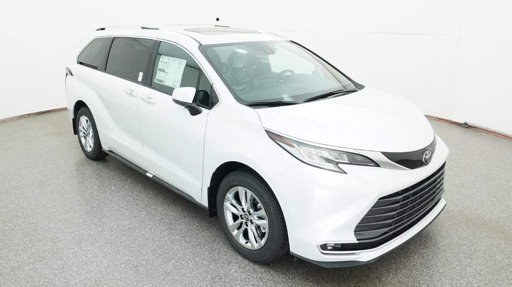 Used 2026 Toyota Sienna Limited FWD image 16