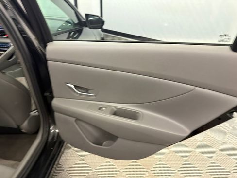 Used 2023 Hyundai Elantra SEL w/ Preferred Accessory Package FWD image 16