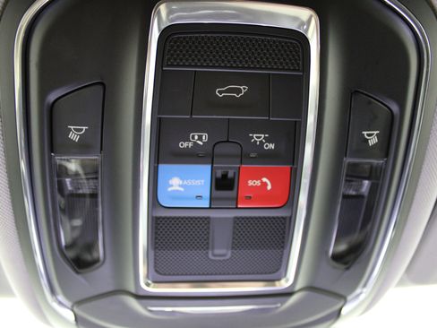 Used 2023 Jeep Grand Cherokee Limited w/ Black Appearance Package image 26