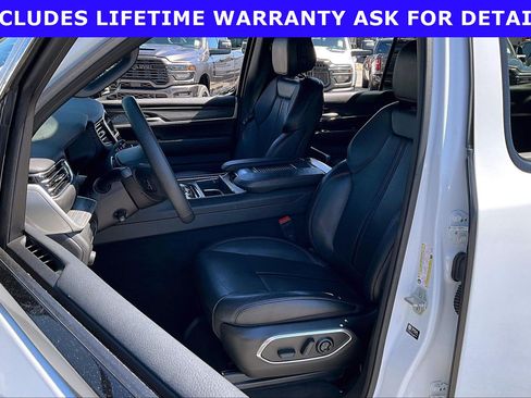Used 2024 Jeep Wagoneer Series II AWD/4WD image 20