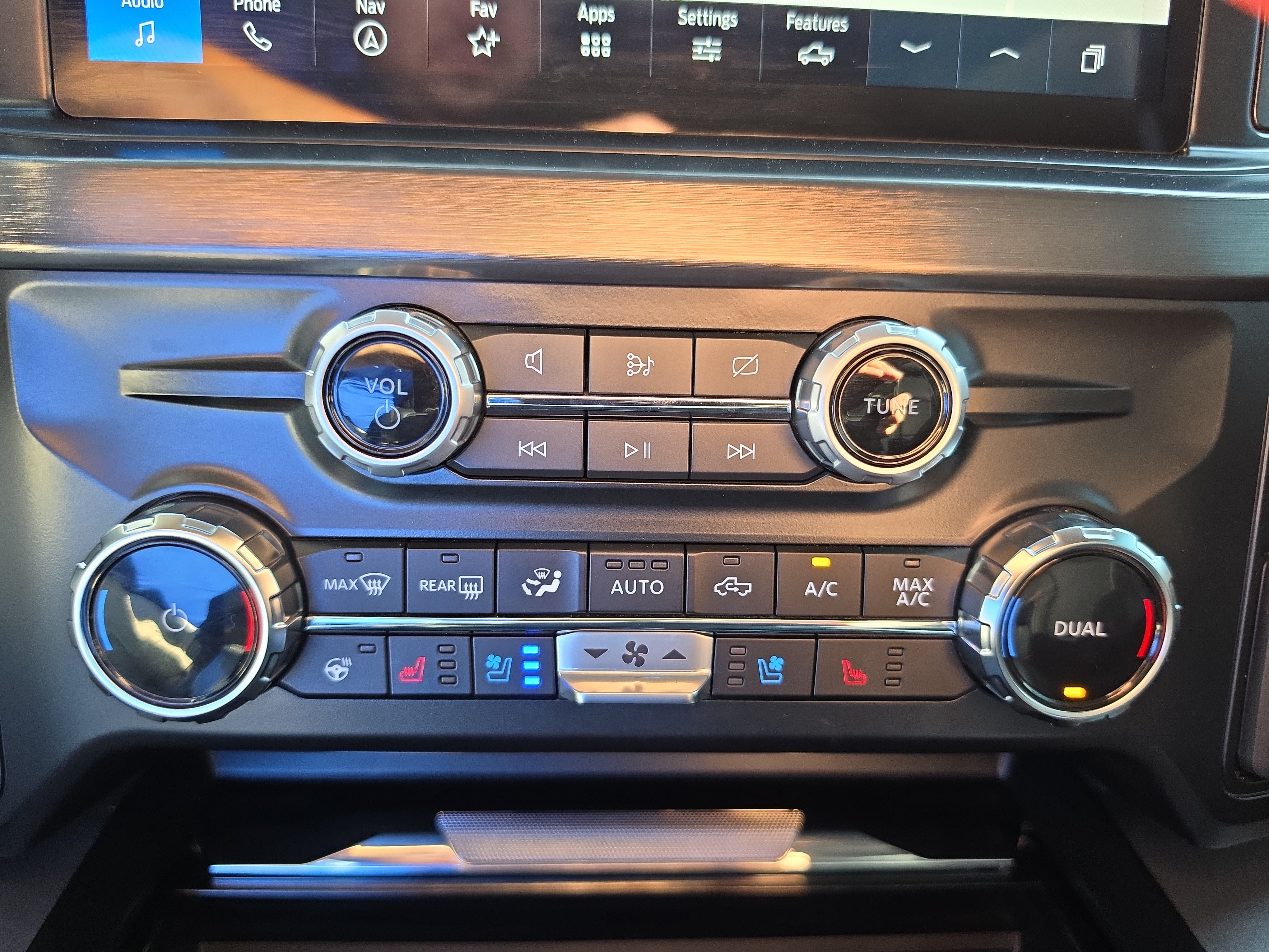 Used 2024 Ford F250 Lariat AWD/4WD image 30