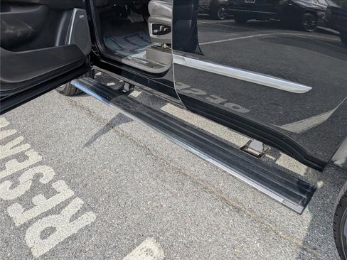 Used 2019 Cadillac Escalade Premium Luxury image 9