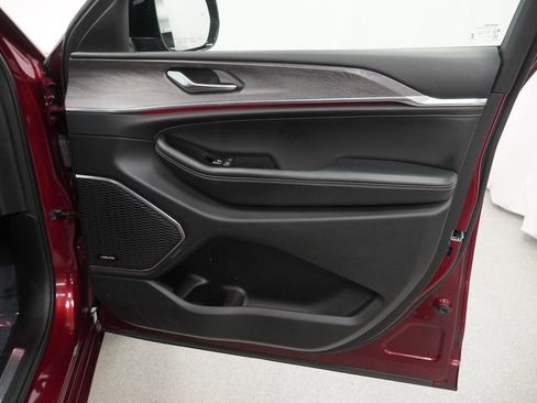 Certified 2023 Jeep Grand Cherokee L Overland image 48