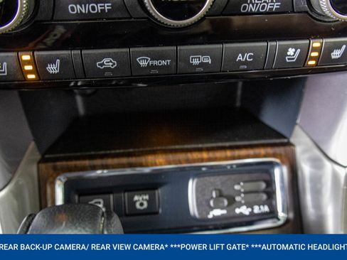 Used 2022 Subaru Ascent Touring w/ Popular Package #2A image 11