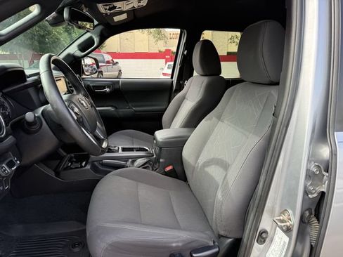 Used 2019 Toyota Tacoma TRD Off-Road AWD/4WD image 26