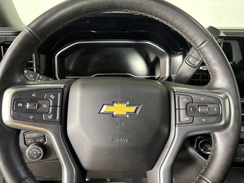 Used 2025 Chevrolet Silverado 2500 LT w/ Convenience Package AWD/4WD image 11