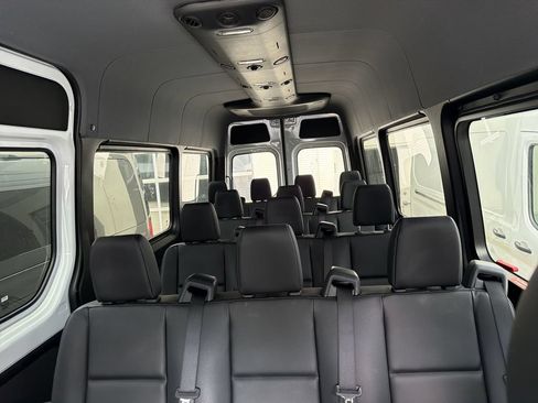 Used 2025 Mercedes-Benz Sprinter 2500 image 8