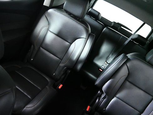 Used 2019 Chevrolet Traverse Premier AWD/4WD image 12