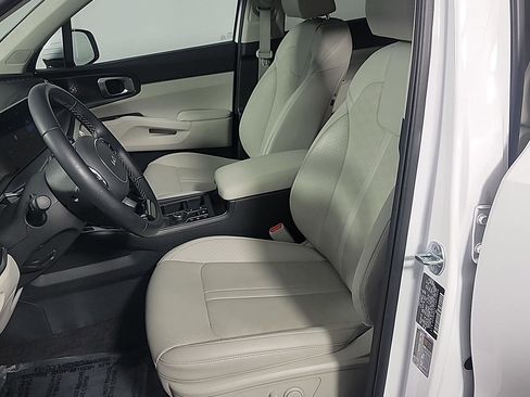 Used 2025 Kia Sorento EX w/ Panoramic Sunroof Package image 20