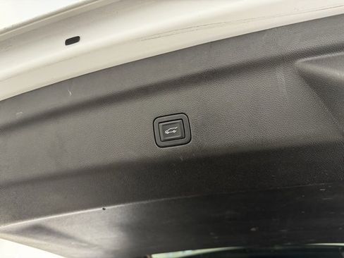 Used 2023 Chevrolet Suburban Premier image 44