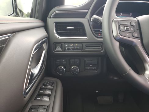 Used 2024 Chevrolet Tahoe RST w/ Luxury Package AWD/4WD image 16