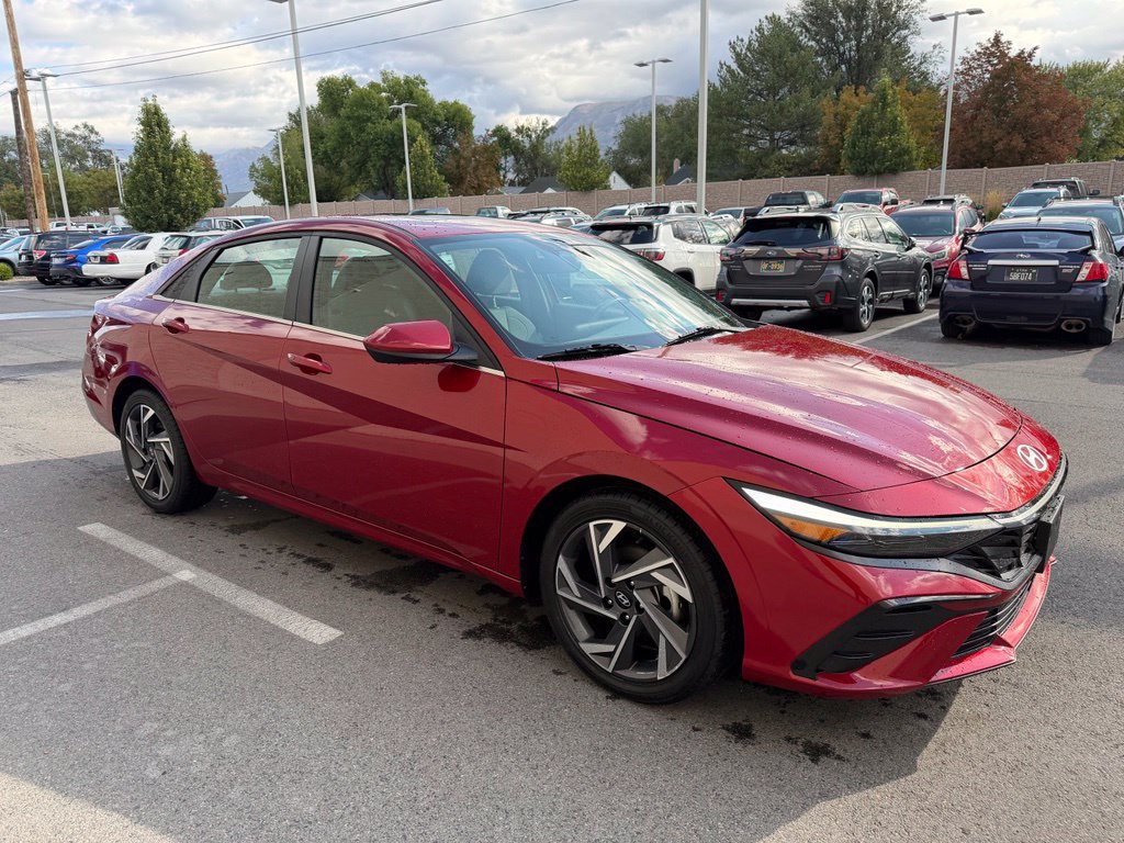 Used 2025 Hyundai Elantra SEL FWD image 6