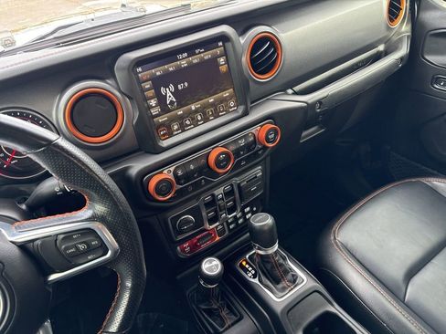 Used 2022 Jeep Gladiator Mojave w/ LED Lighting Group image 17