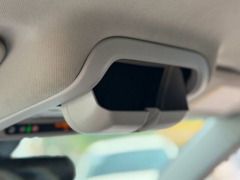 Used 2019 Chevrolet Equinox LT FWD image 22
