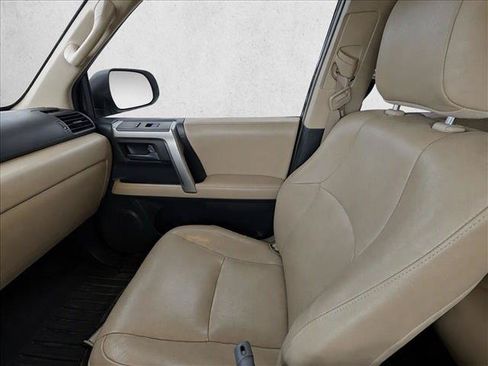 Used 2013 Toyota 4Runner SR5 w/ Premium Pkg AWD/4WD image 13