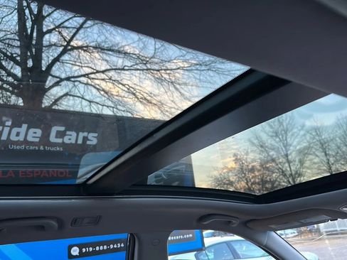 Used 2017 Hyundai Santa Fe Sport w/ 2.4L Tech Package 04 image 30