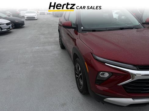 Used 2025 Chevrolet TrailBlazer LT image 1