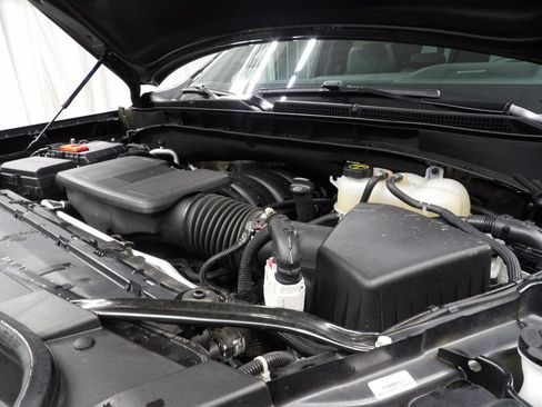Used 2025 GMC Yukon XL AT4 AWD/4WD image 27