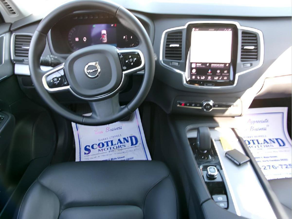 Used 2025 Volvo XC90 B5 Core AWD/4WD image 11