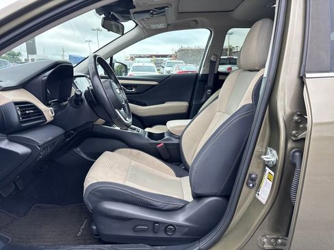 Used 2023 Subaru Outback Premium image 13