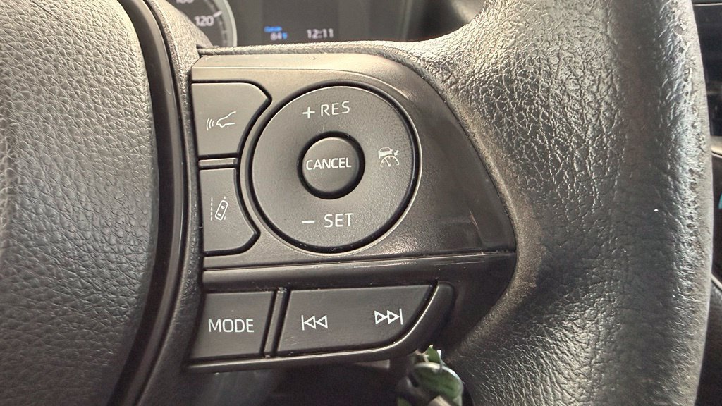 Used 2022 Toyota Corolla LE FWD image 28