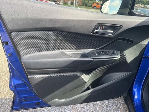 Used 2018 Toyota C-HR XLE FWD image 20