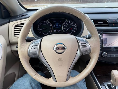 Used 2013 Nissan Altima 2.5 SL w/ Technology Pkg image 14